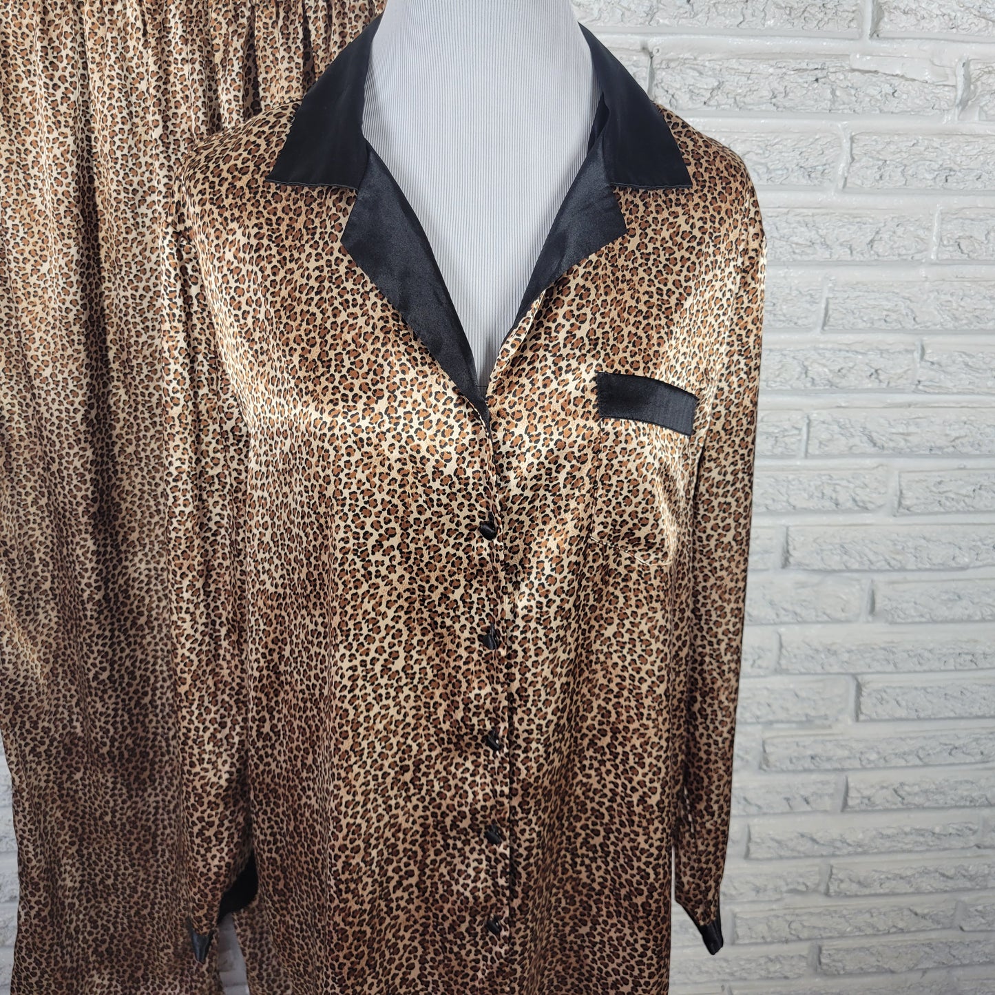 Inner Most Women's XL Pajama Set Brown Tan Animal Print Button Up ANI34E