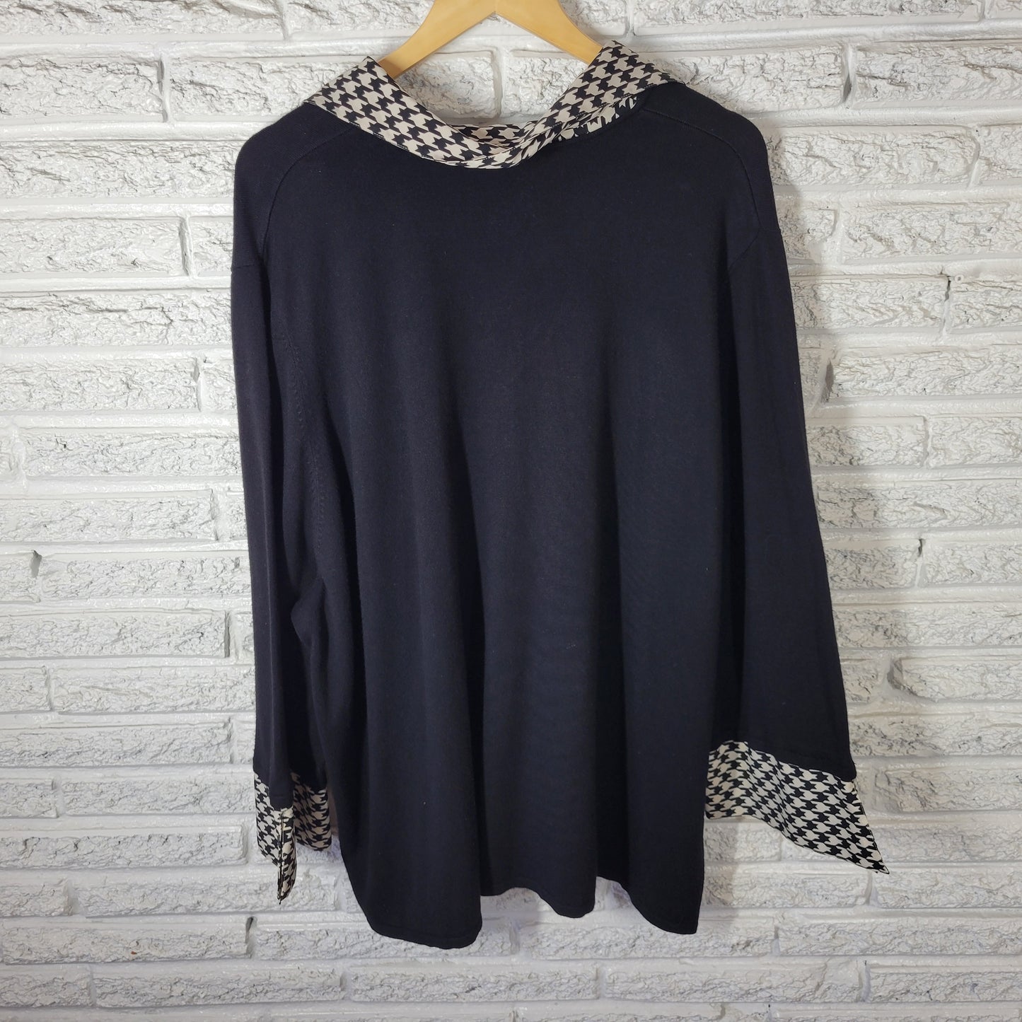 Maggie Barnes Womens 5X Top Black Geometric 1/4 Button 3/4 Sleeve BLA141E