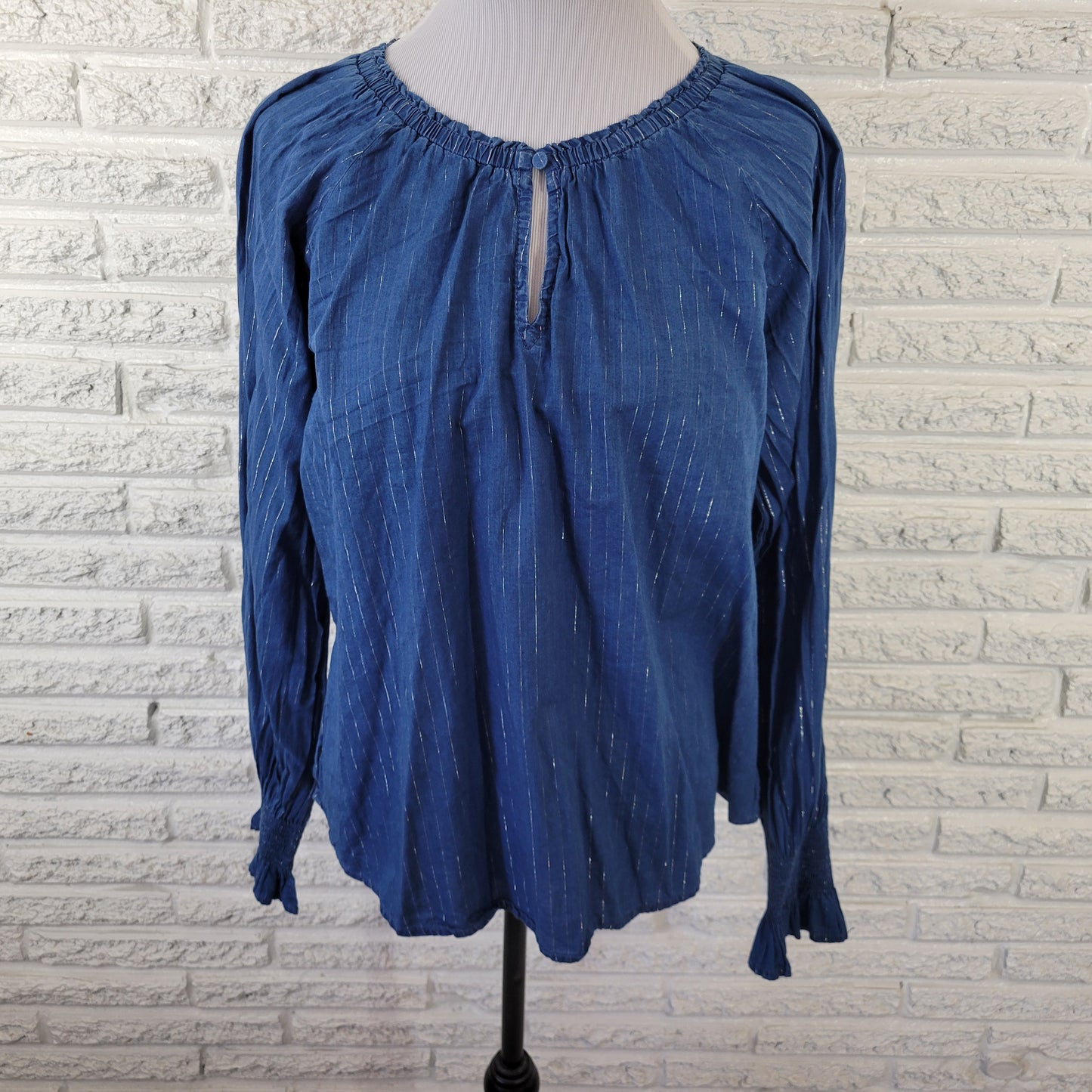 White House Black Market XL Blue Silver Metallic Stripe Keyhole Top BLU249E