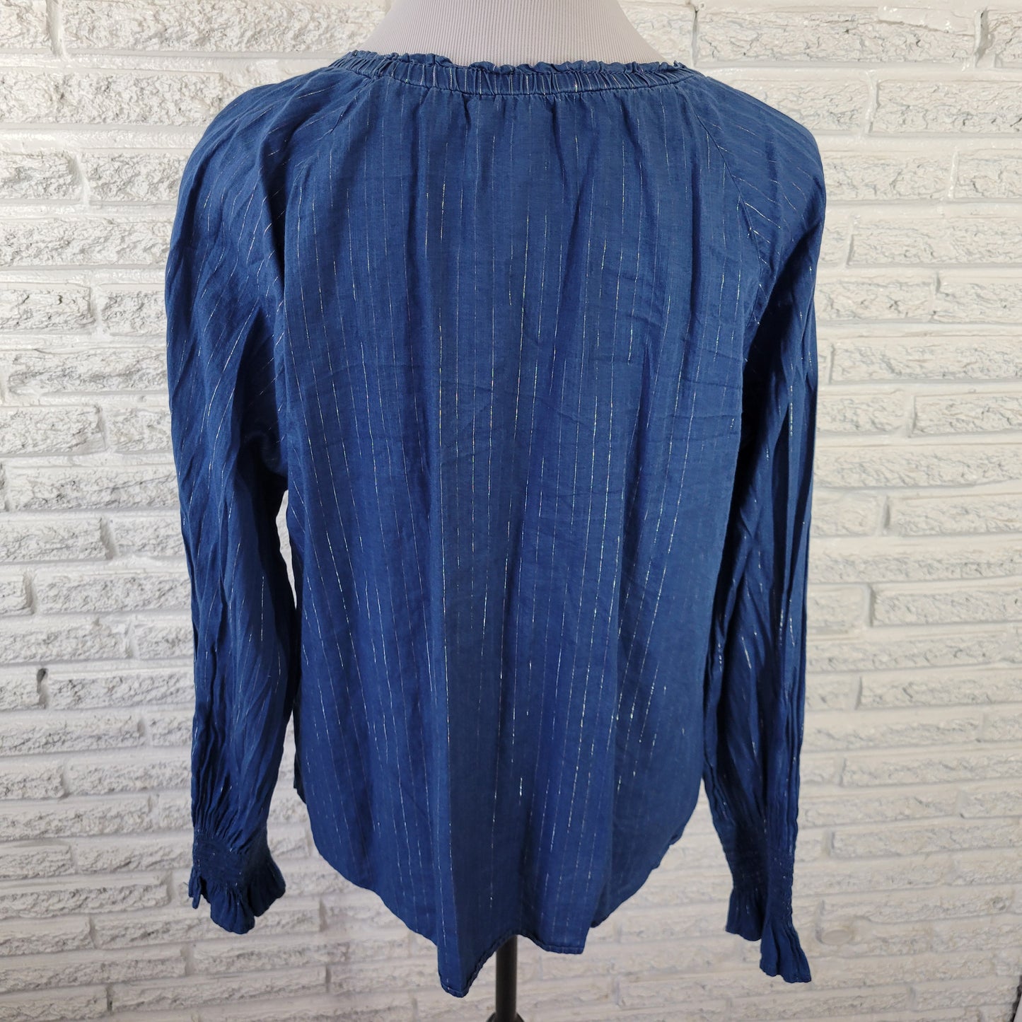 White House Black Market XL Blue Silver Metallic Stripe Keyhole Top BLU249E