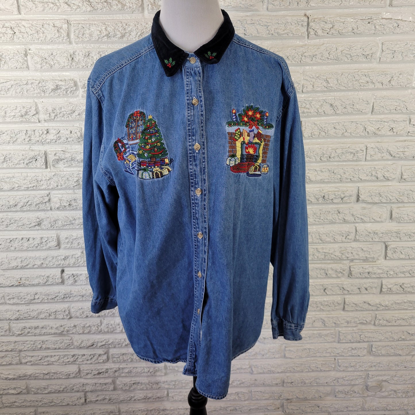 Bobbie Brooks XL Christmas Denim Shirt Blue Cotton Embroidered Button Up D3E