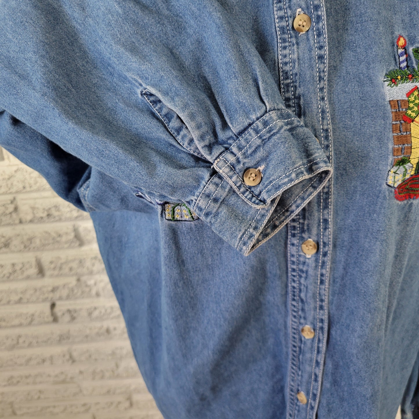 Bobbie Brooks XL Christmas Denim Shirt Blue Cotton Embroidered Button Up D3E