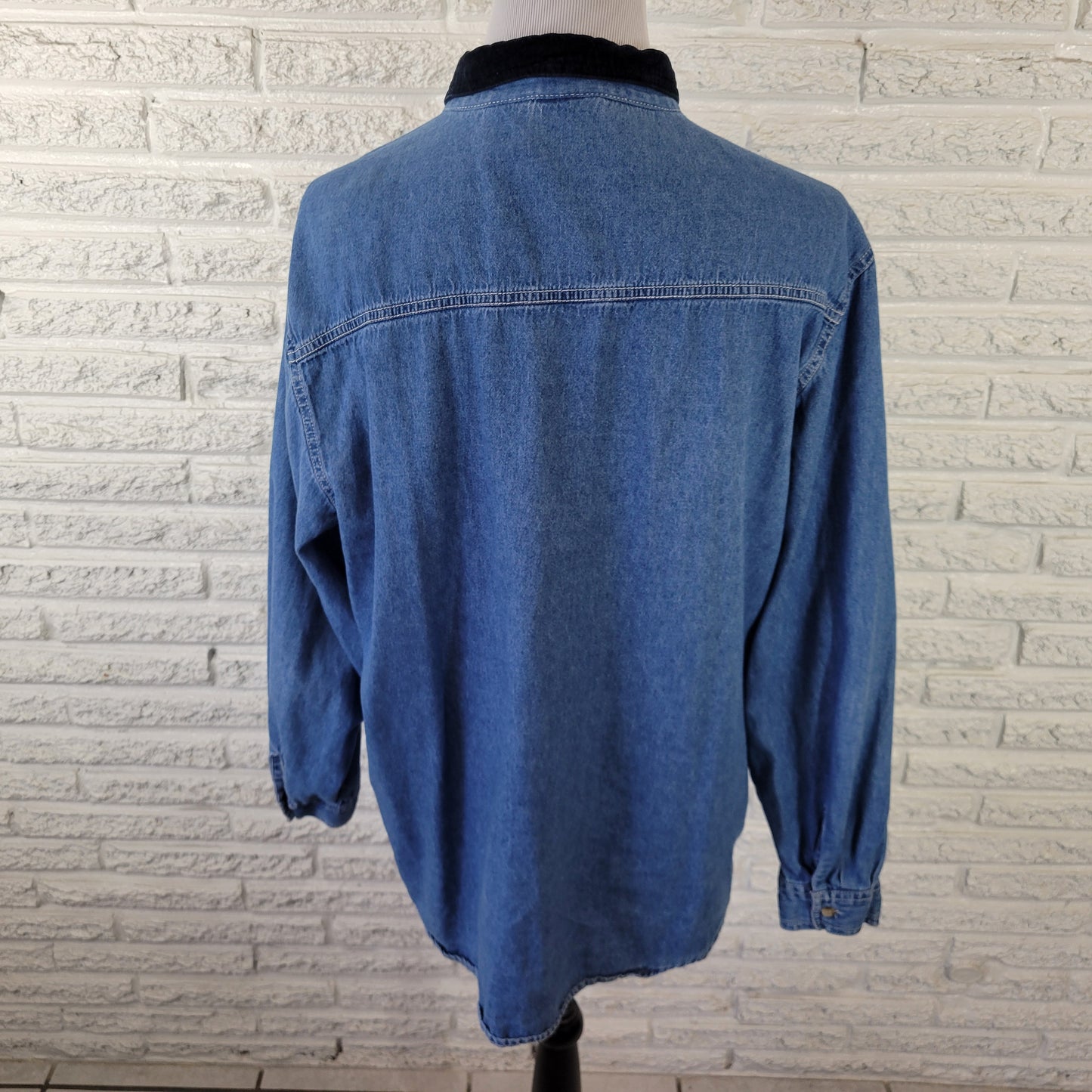 Bobbie Brooks XL Christmas Denim Shirt Blue Cotton Embroidered Button Up D3E