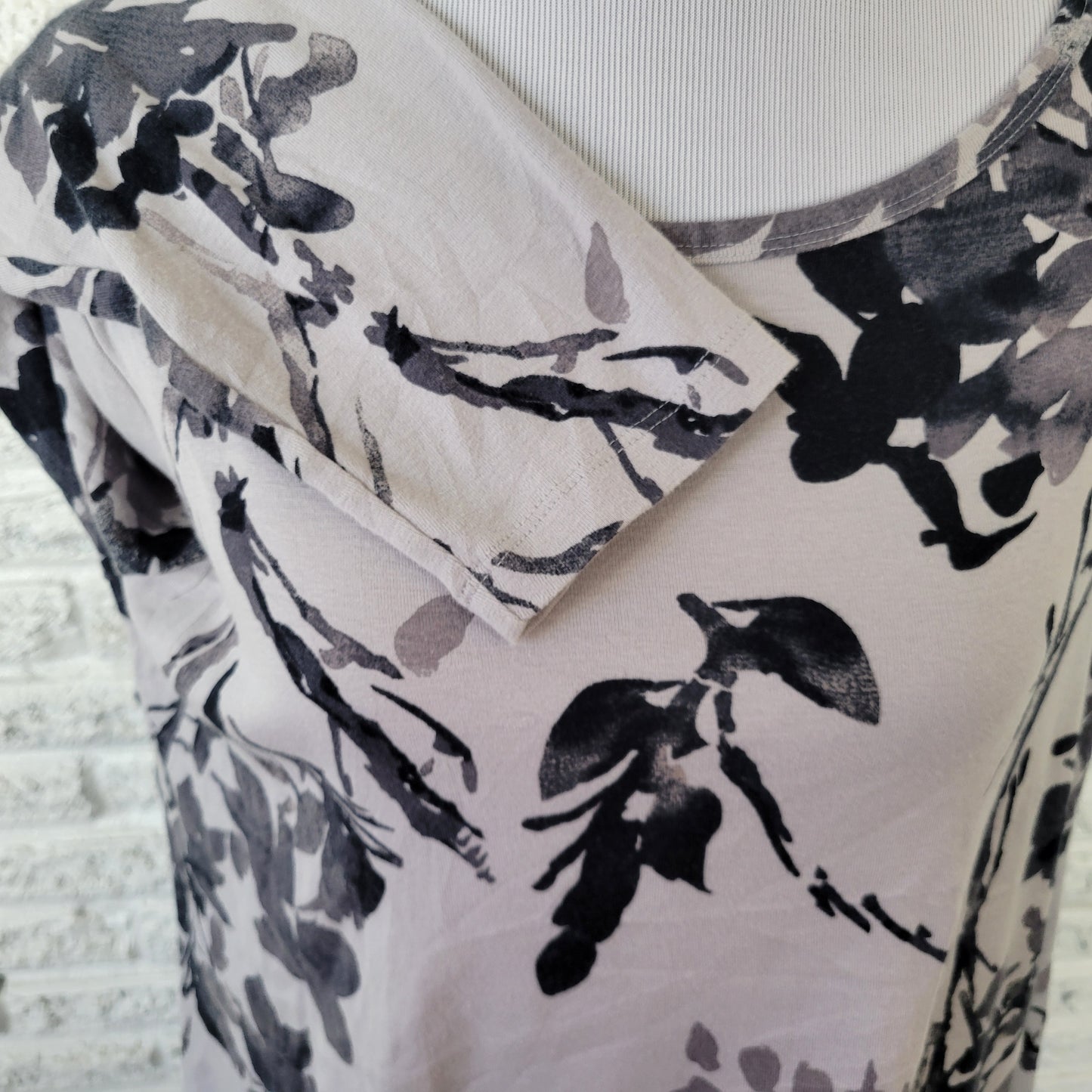 St John's Bay Women's 2X Gray Black Floral Cotton Long Sleeve T Shirt FLO250E