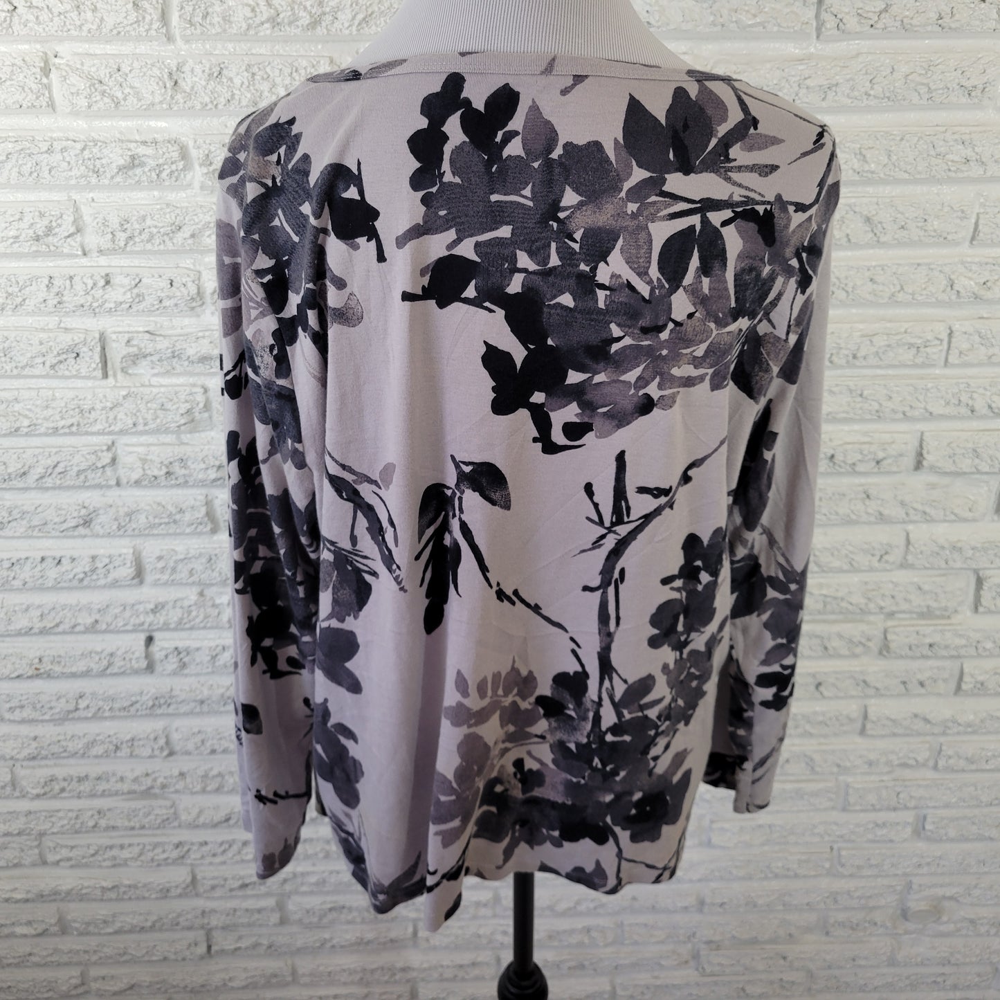 St John's Bay Women's 2X Gray Black Floral Cotton Long Sleeve T Shirt FLO250E