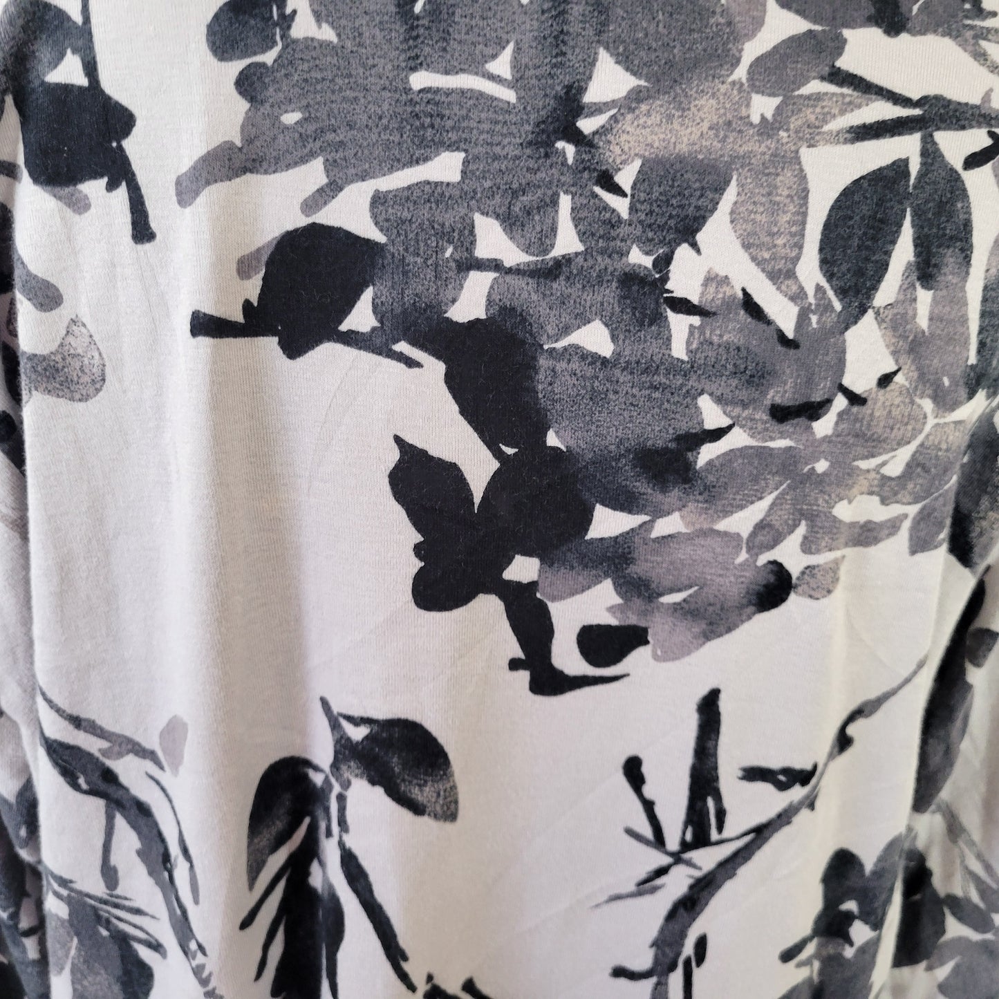 St John's Bay Women's 2X Gray Black Floral Cotton Long Sleeve T Shirt FLO250E