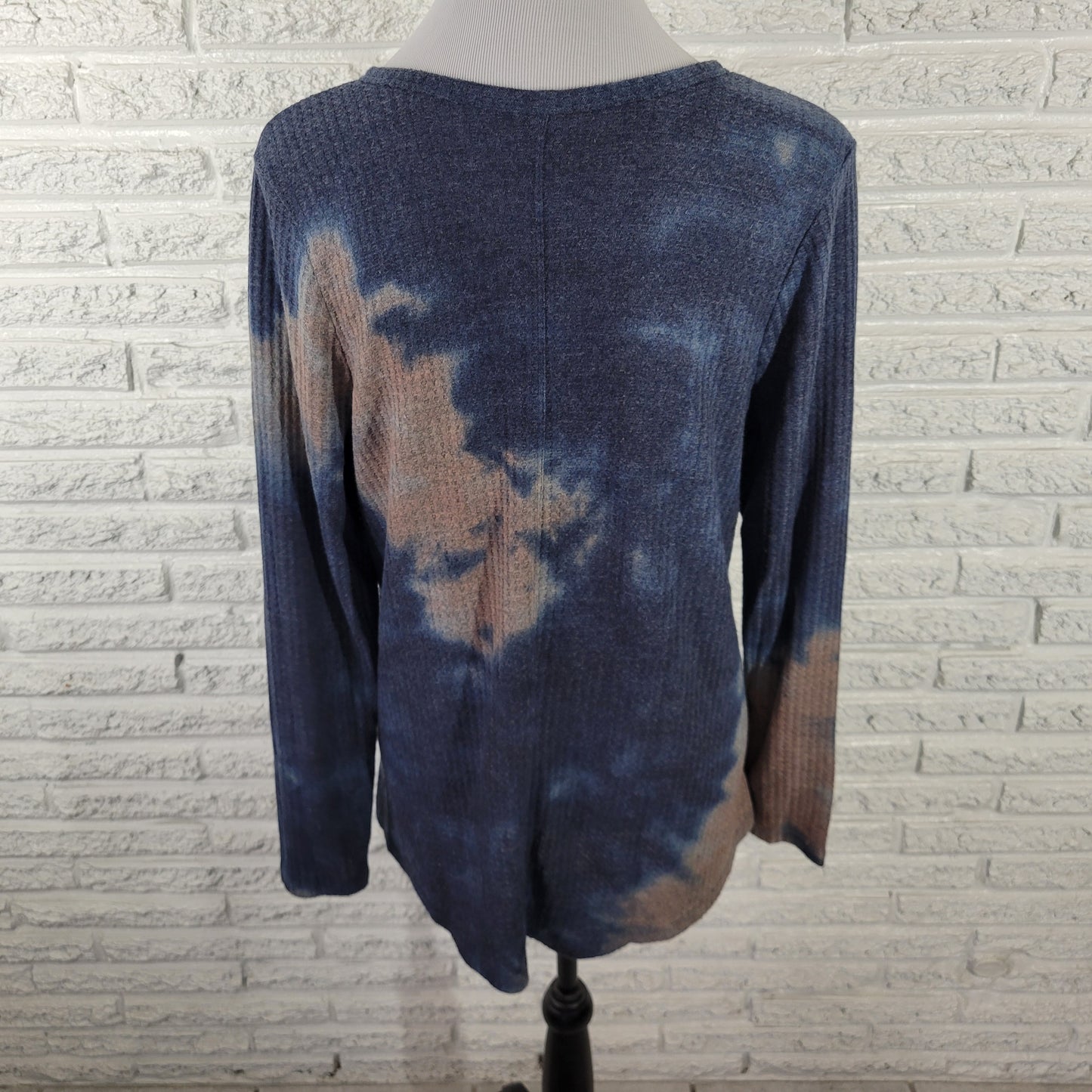 Torrid 1X Plus Mama Bear Blue Knit Top V-Neck Long Sleeve Pullover BLU250E