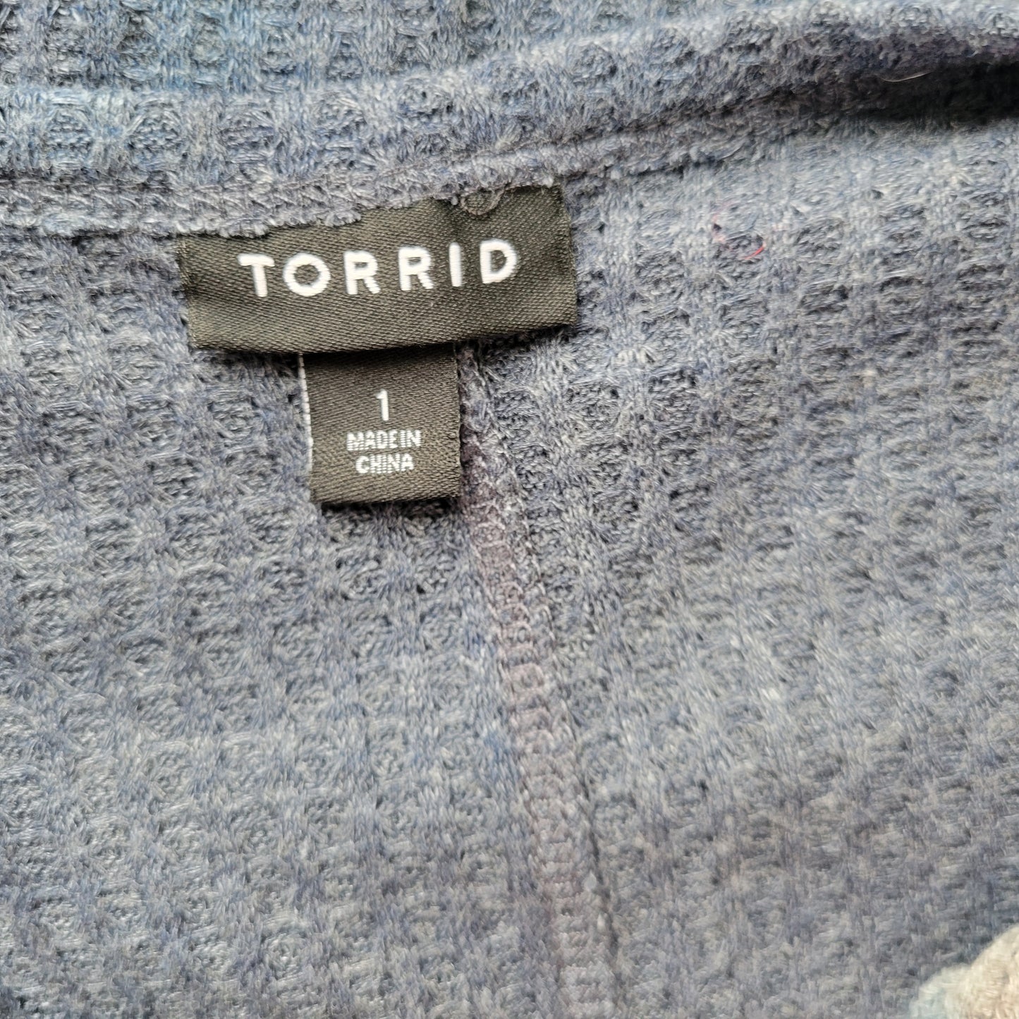 Torrid 1X Plus Mama Bear Blue Knit Top V-Neck Long Sleeve Pullover BLU250E