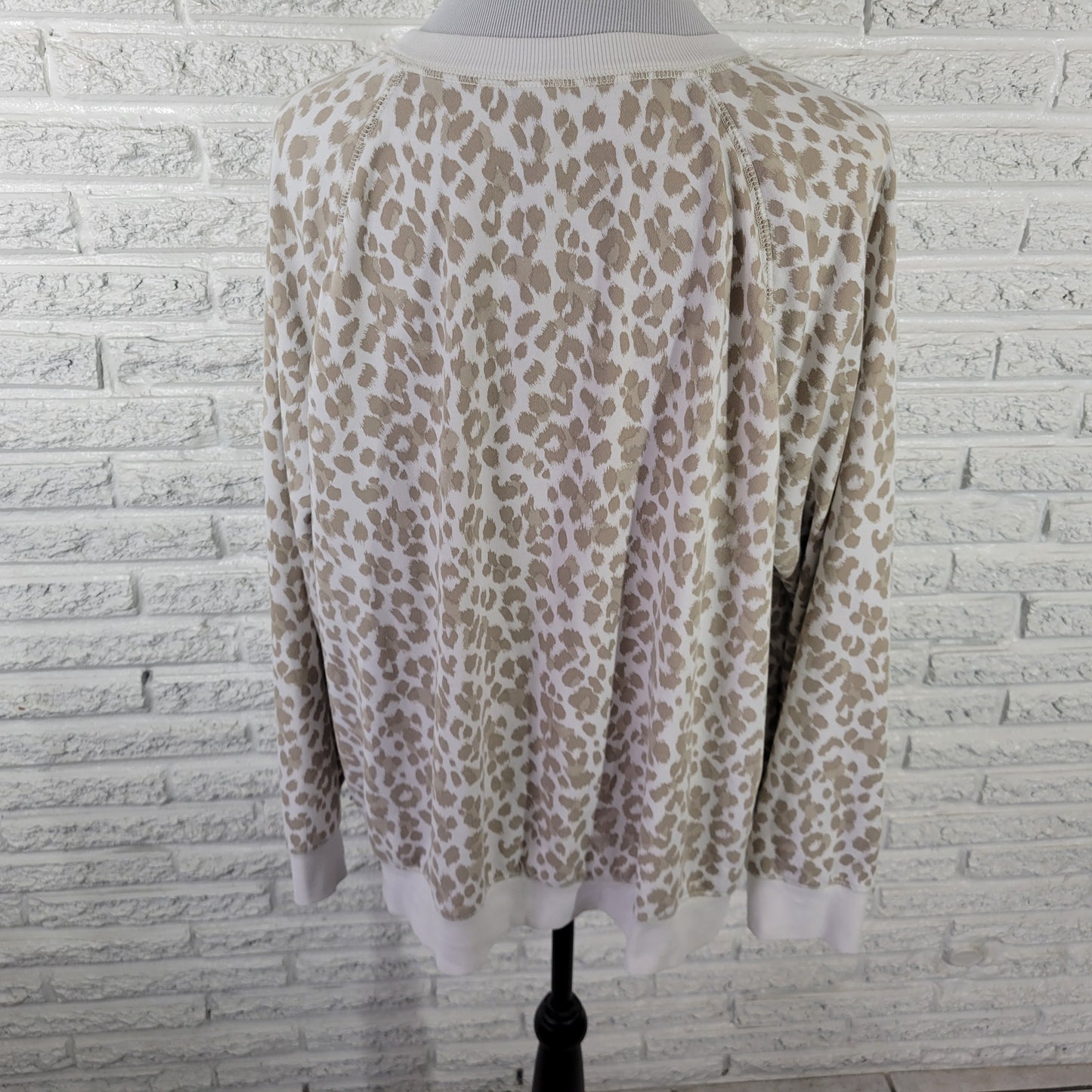 Old Navy Women's 2X Plus Tan White Animal Print Sweatshirt Cotton Blend SWE186E