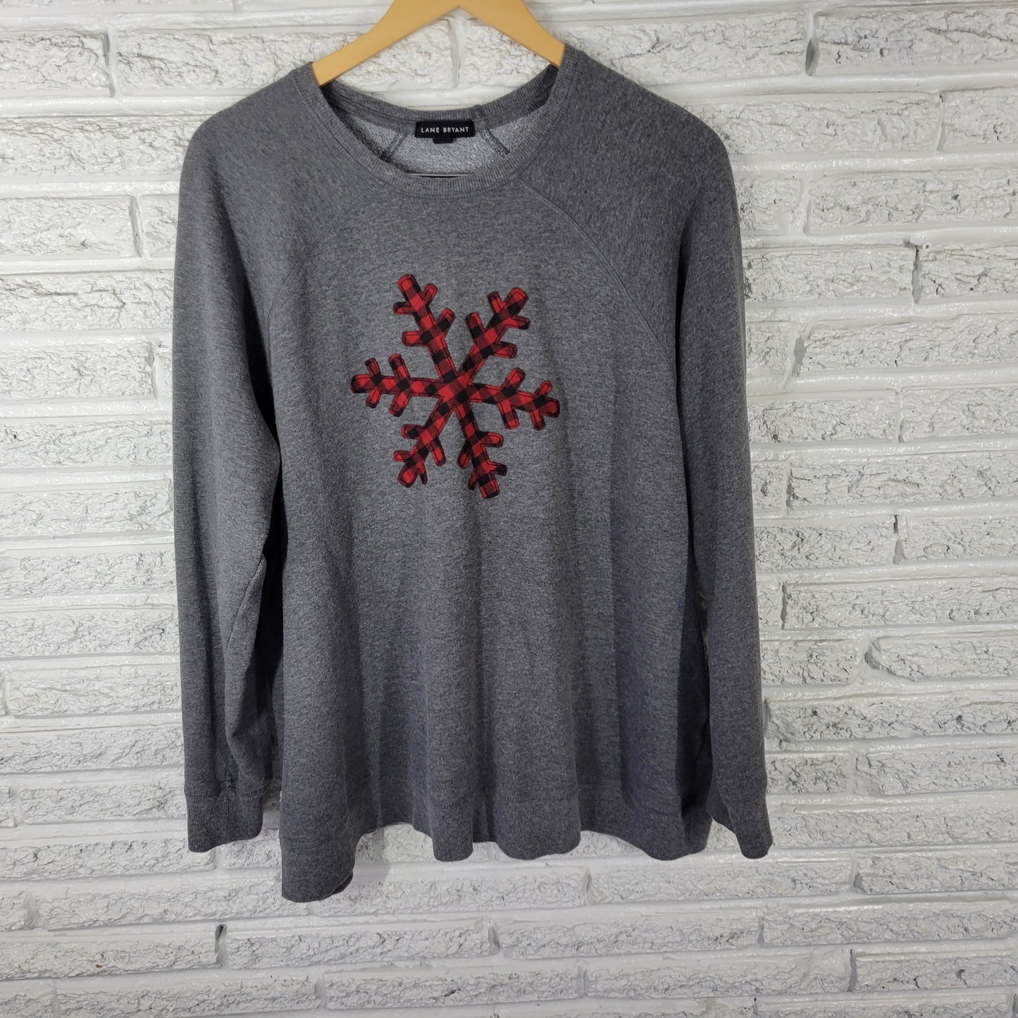 Lane Bryant Women's 22/24 Gray Sweatshirt Snowflake Applique Long Sleeve SWE184E