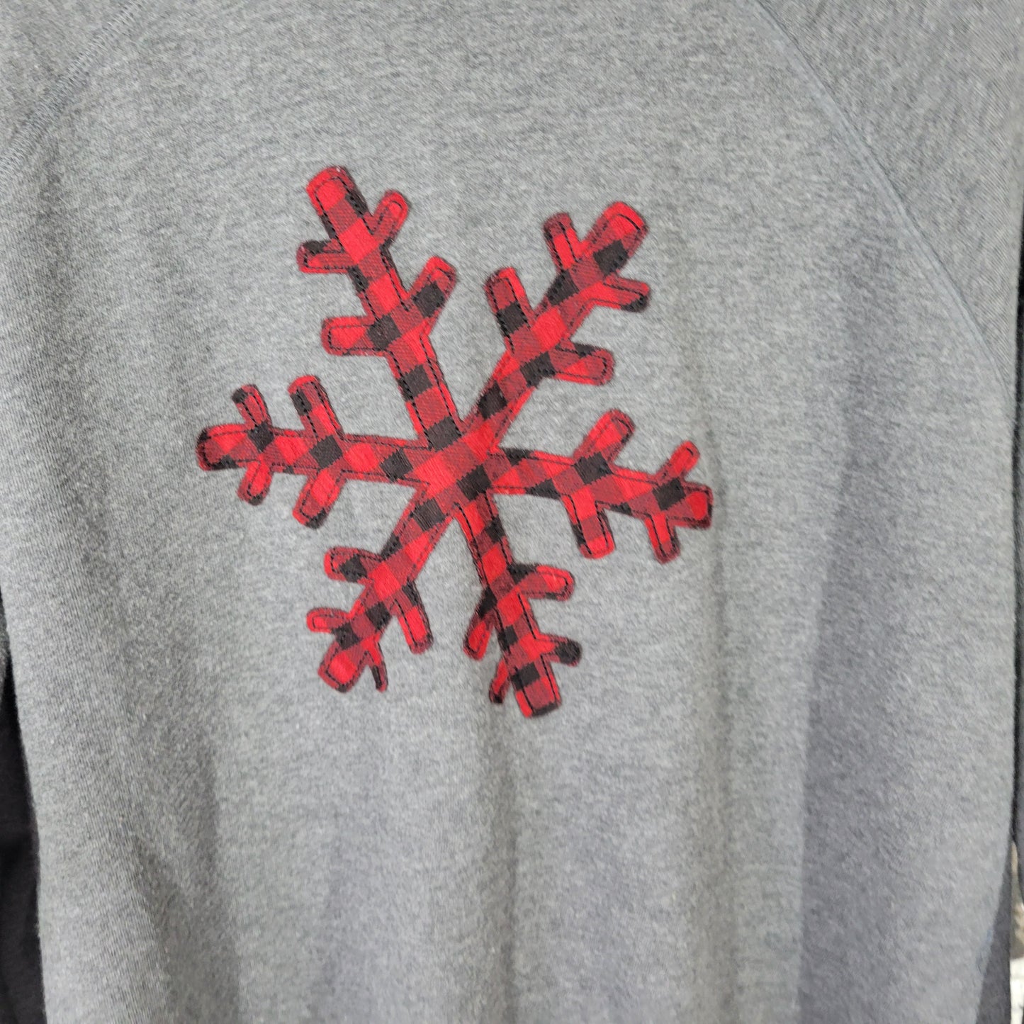 Lane Bryant Women's 22/24 Gray Sweatshirt Snowflake Applique Long Sleeve SWE184E