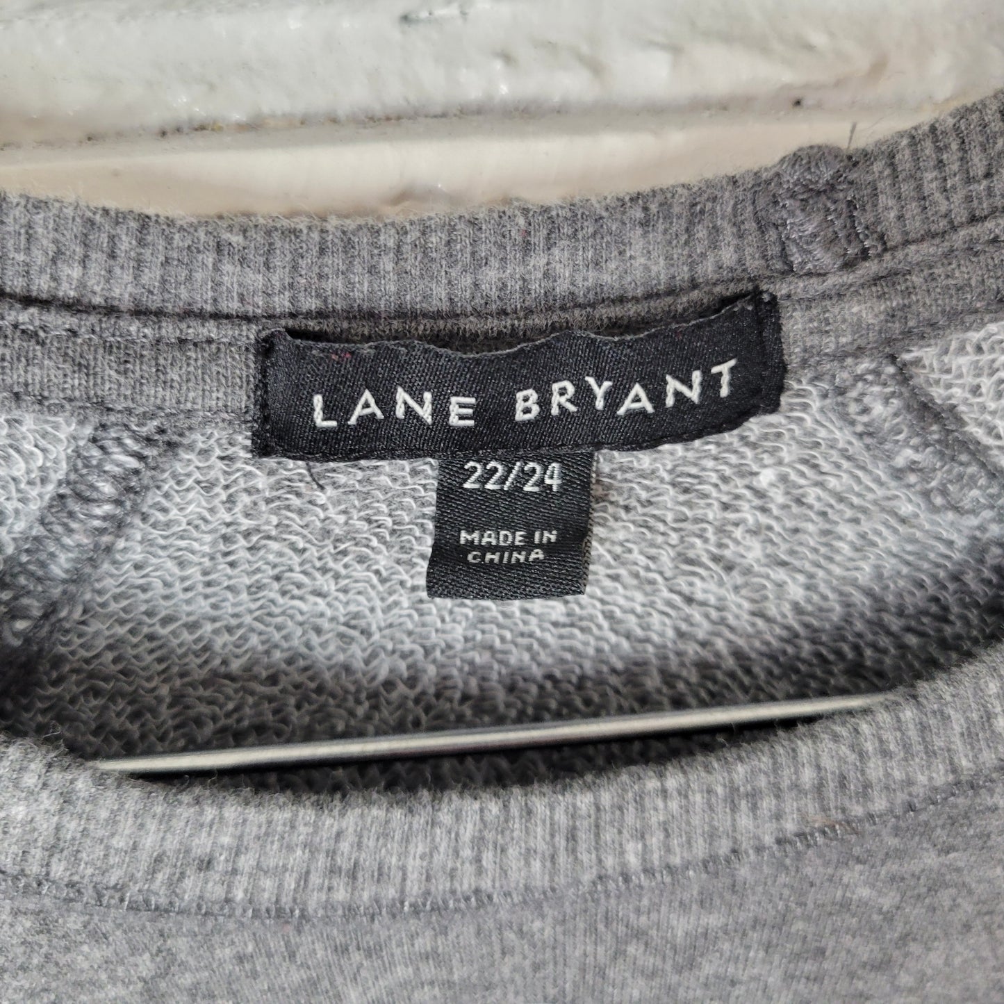 Lane Bryant Women's 22/24 Gray Sweatshirt Snowflake Applique Long Sleeve SWE184E
