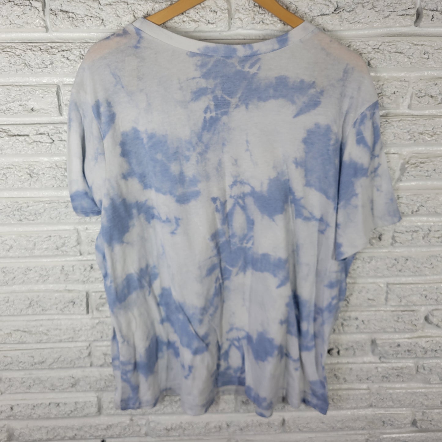Friends Women's 2X Plus Blue Tie Dye T-Shirt Cotton Blend Crew Neck TV TIE40E