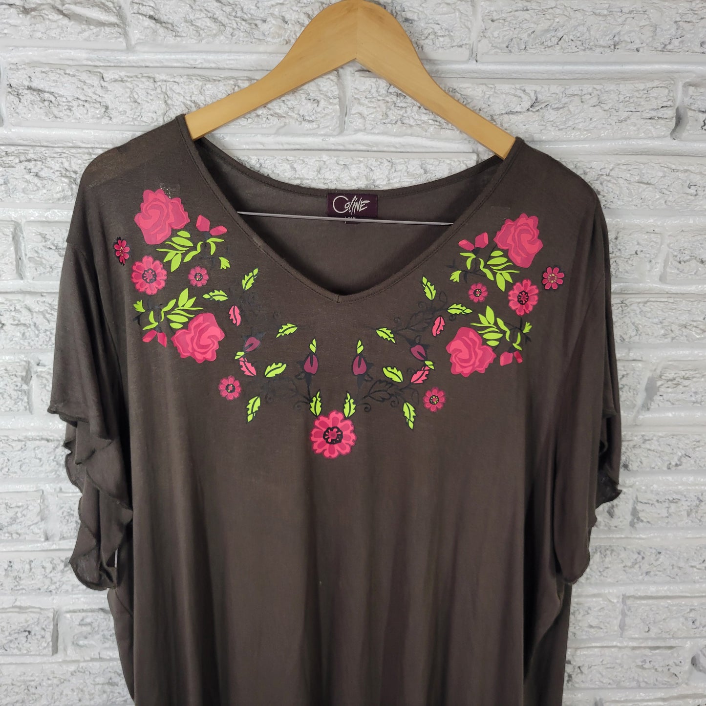 Coline Women's 3XL Plus Green Red Floral T-Shirt V-Neck Viscose Spandex FLO270E