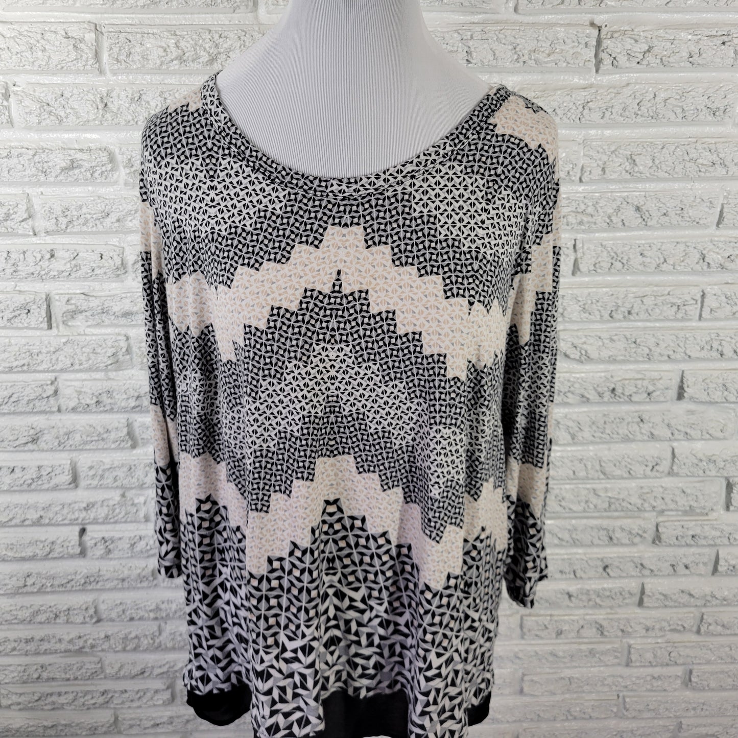 Rose Olive Tunic 2X Plus Black White Geometric Chiffon Hem 3/4 Sleeve GEO196E