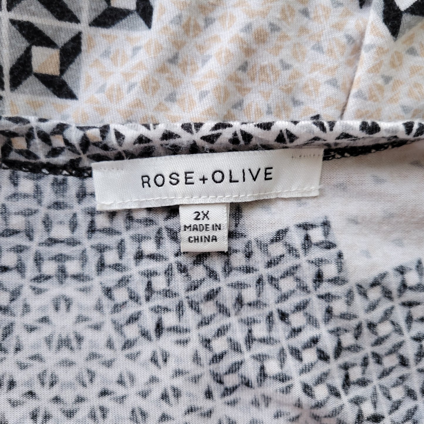 Rose Olive Tunic 2X Plus Black White Geometric Chiffon Hem 3/4 Sleeve GEO196E