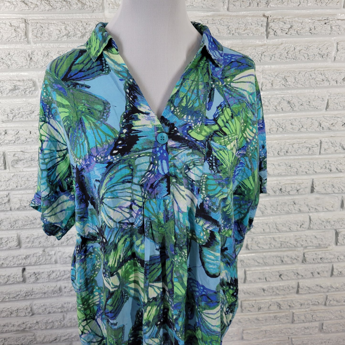 Westbound Women's XL Top Blue Green Butterfly Print Rayon Button Up E4E