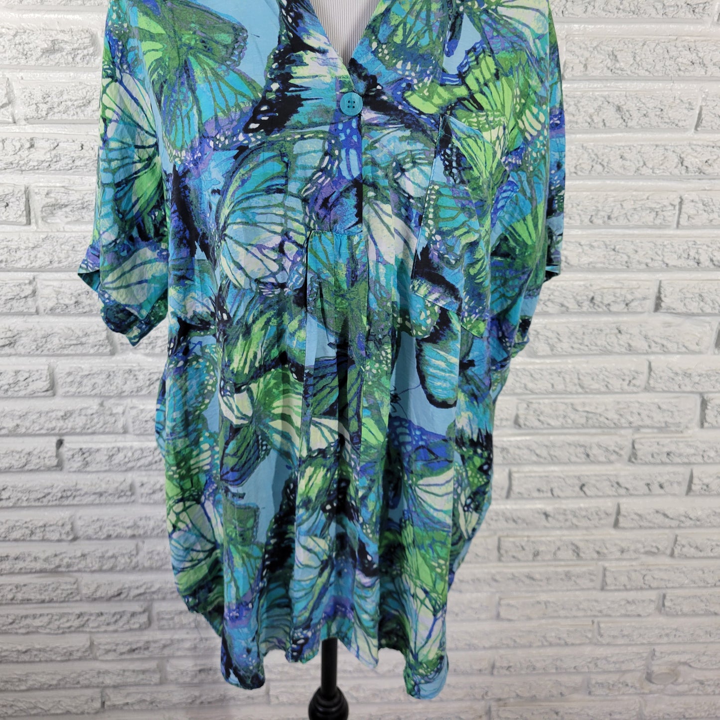 Westbound Women's XL Top Blue Green Butterfly Print Rayon Button Up E4E