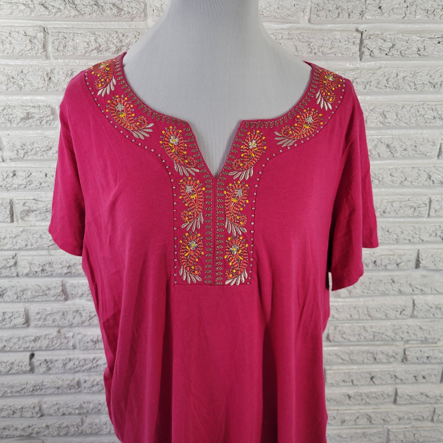 Croft & Barrow Women's 2X Tee Pink Paisley Embroidered Beaded E3E