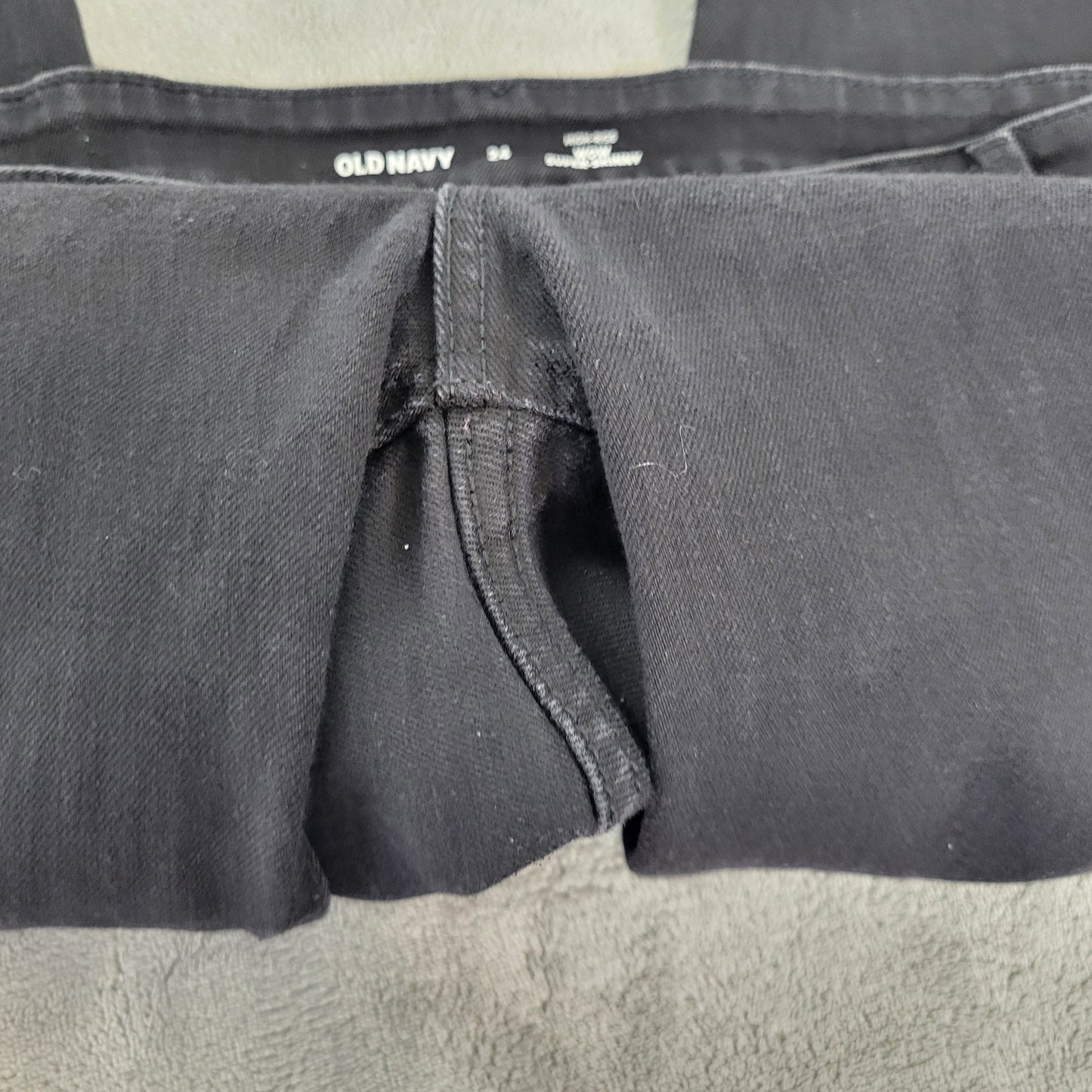 Old Navy Women's 24 Plus WOW Super Skinny High Rise Capri Black Jeans SKI13E