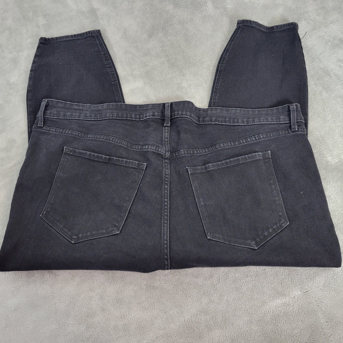 Old Navy Women's 24 Plus WOW Super Skinny High Rise Capri Black Jeans SKI13E