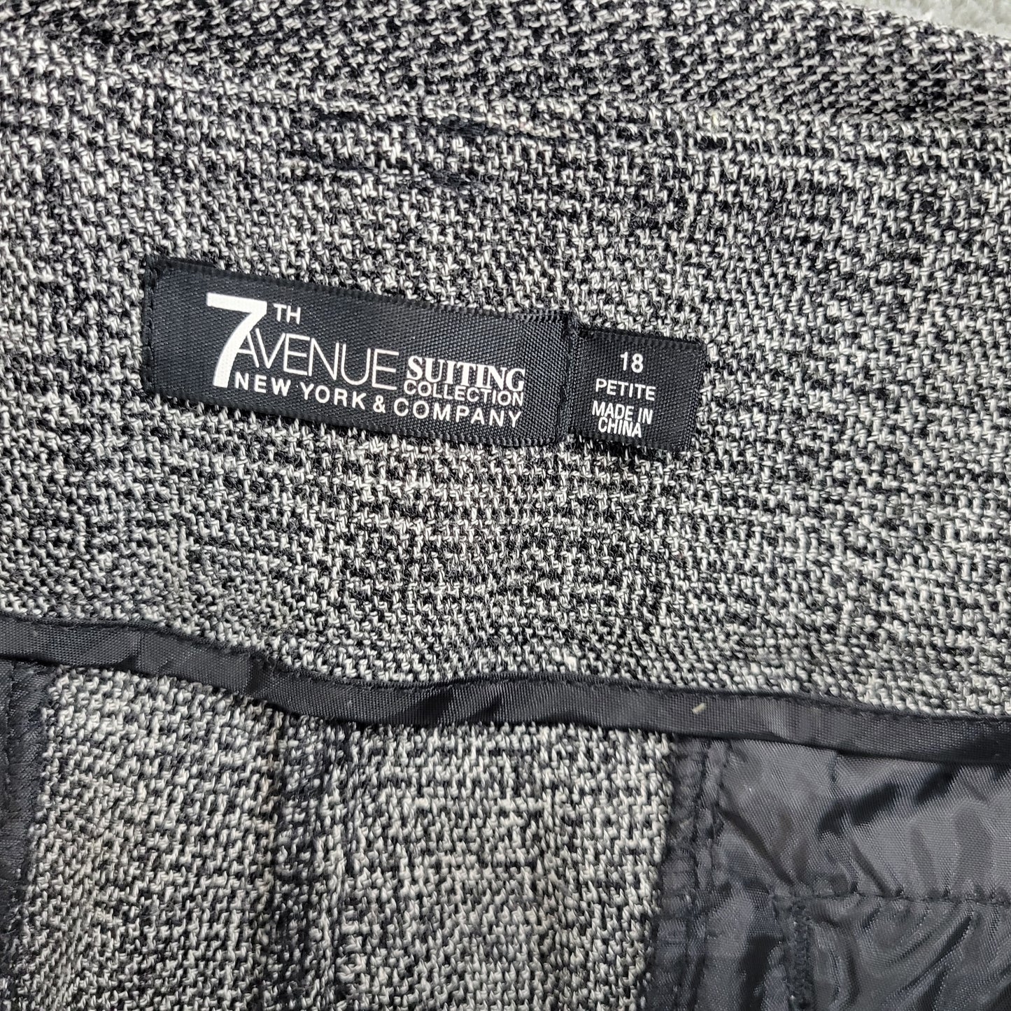 New York & Co 7th Avenue Women 18P Petite Black Gray Straight BLA166E