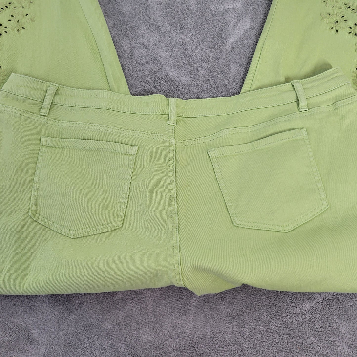 Cato Est 1946 Women's 22W Plus Size Jeans Cropped Raw Hem Lime Green SL75E