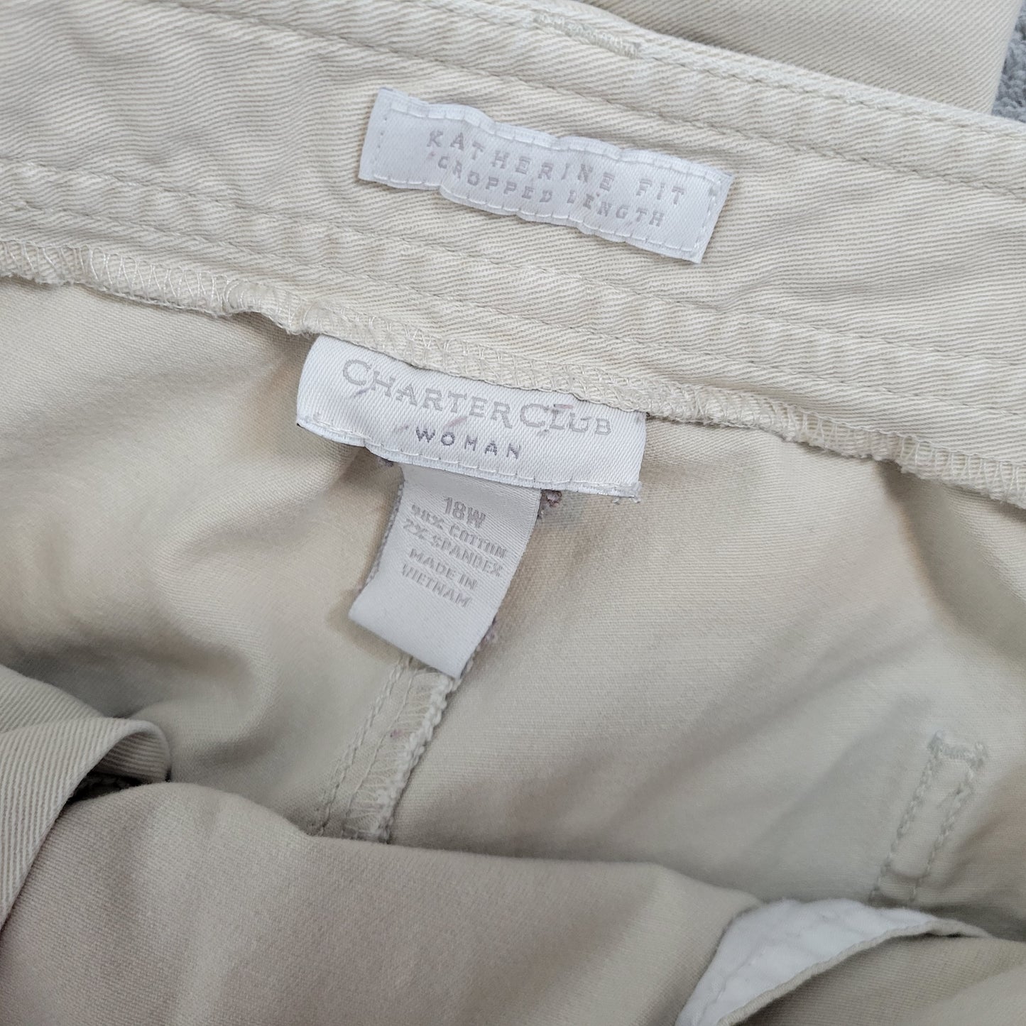 Charter Club Women's 18W Plus Size Beige Capri Pants Button Hem Stretch CAP6E