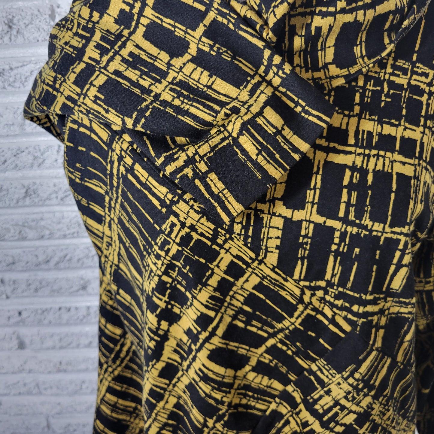 Attitudes by Renee 2X Women's Top Black Gold Geometric Turtleneck GEO248XE