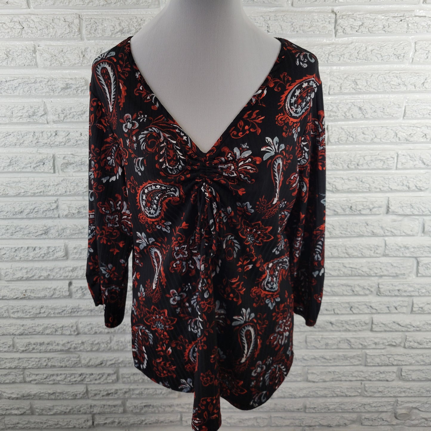 Sami & Jo 1X Black Red Paisley Blouse V-Neck 3/4 Sleeve Stretch Top PAI37XE