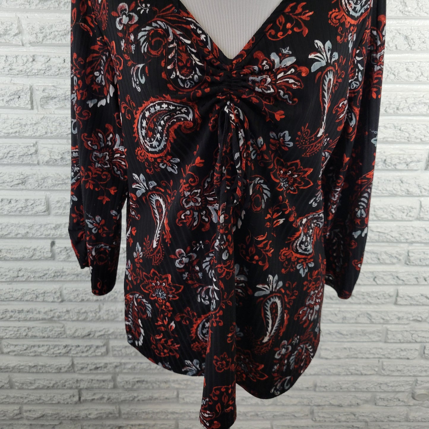 Sami & Jo 1X Black Red Paisley Blouse V-Neck 3/4 Sleeve Stretch Top PAI37XE