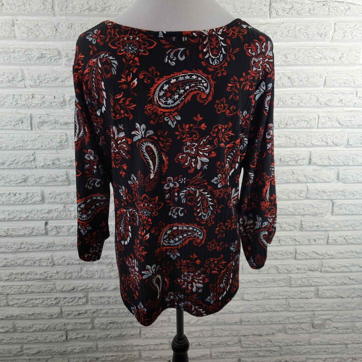 Sami & Jo 1X Black Red Paisley Blouse V-Neck 3/4 Sleeve Stretch Top PAI37XE