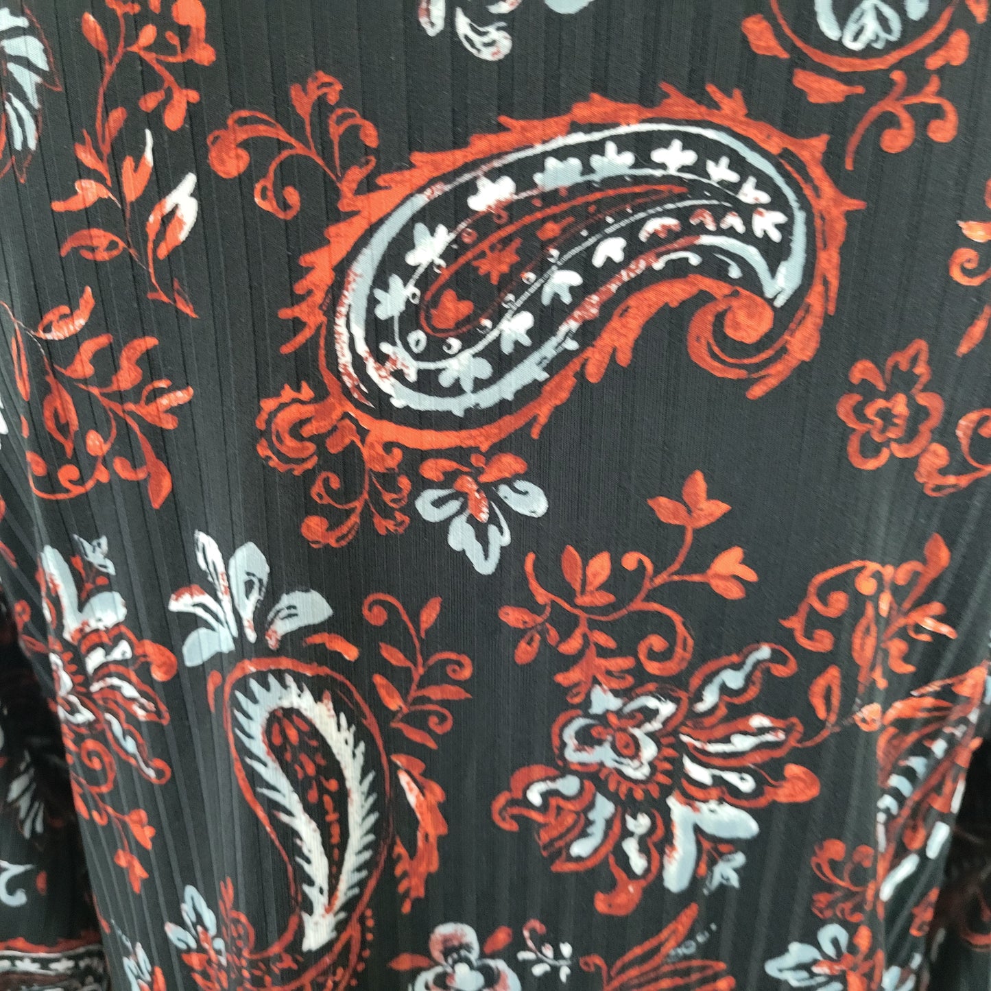 Sami & Jo 1X Black Red Paisley Blouse V-Neck 3/4 Sleeve Stretch Top PAI37XE