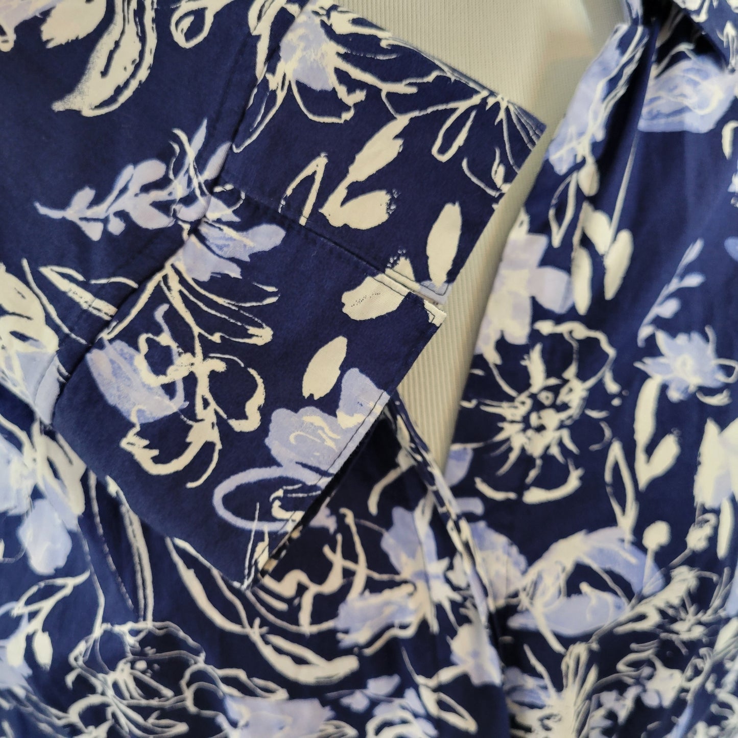 Croft & Barrow XL Blue White Floral Button Up Top Long Sleeve FLO265E