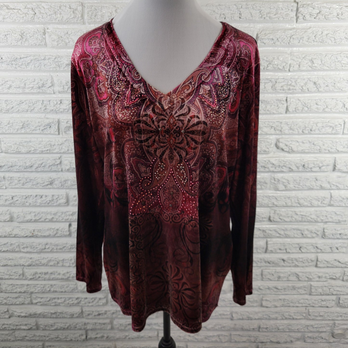Christopher & Banks XL Burgundy Velour Paisley Geometric Rhinestone Top GEO290E