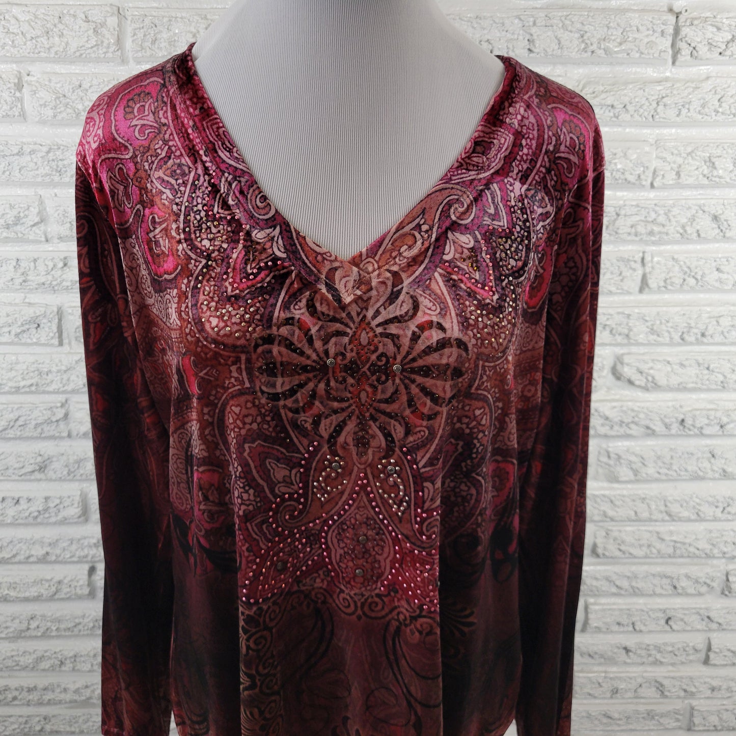Christopher & Banks XL Burgundy Velour Paisley Geometric Rhinestone Top GEO290E
