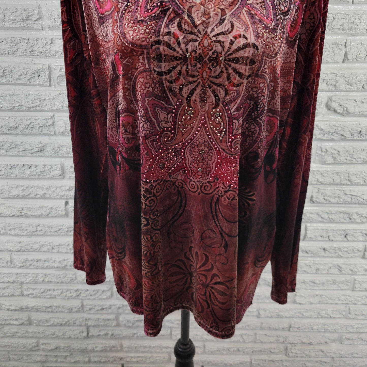Christopher & Banks XL Burgundy Velour Paisley Geometric Rhinestone Top GEO290E