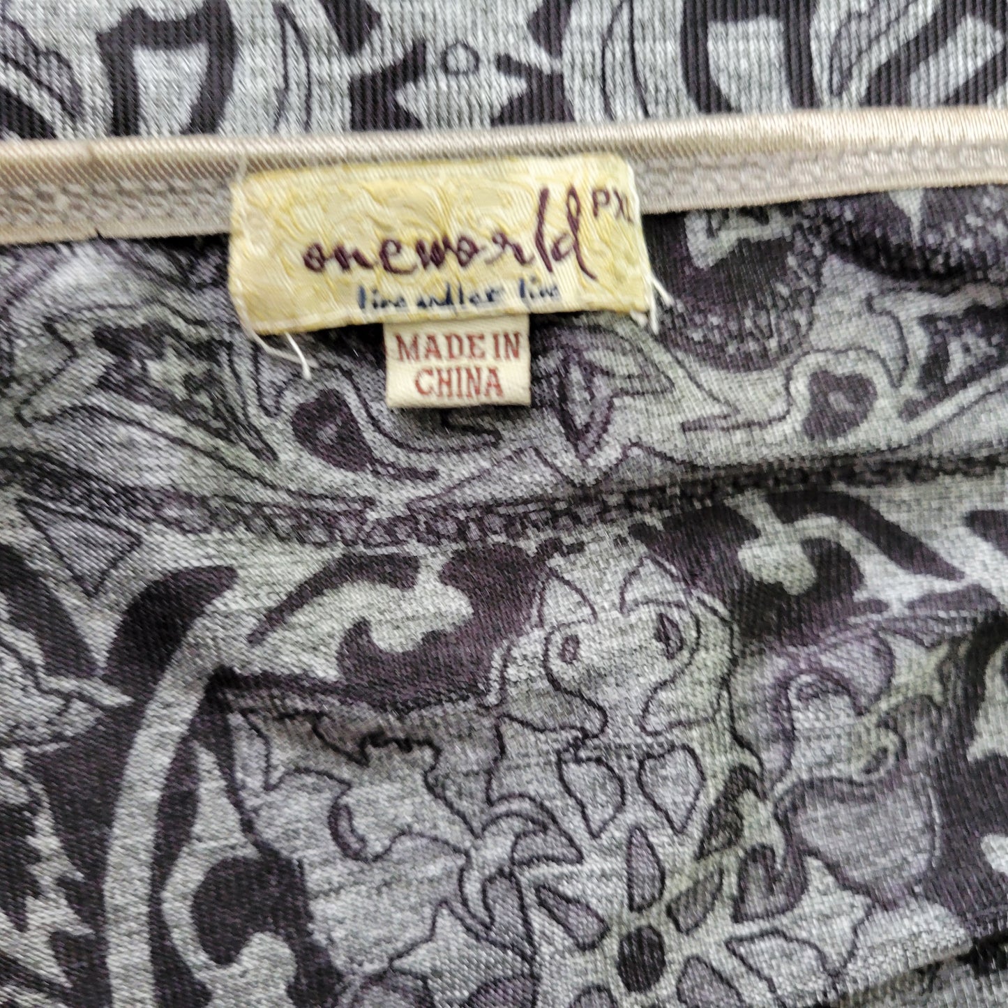 One World Live Let Live PXL Gray Geometric Studded V-Neck 3/4 Sleeve GEO292E