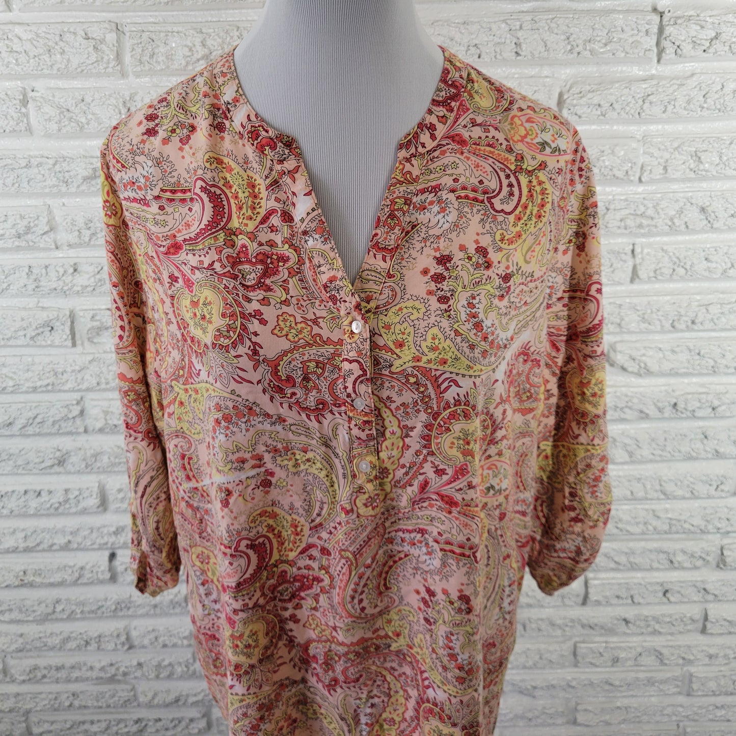 Basic Editions XXL Plus Women's Top Pink Yellow Paisley V-Neck Roll Tab PAI29E