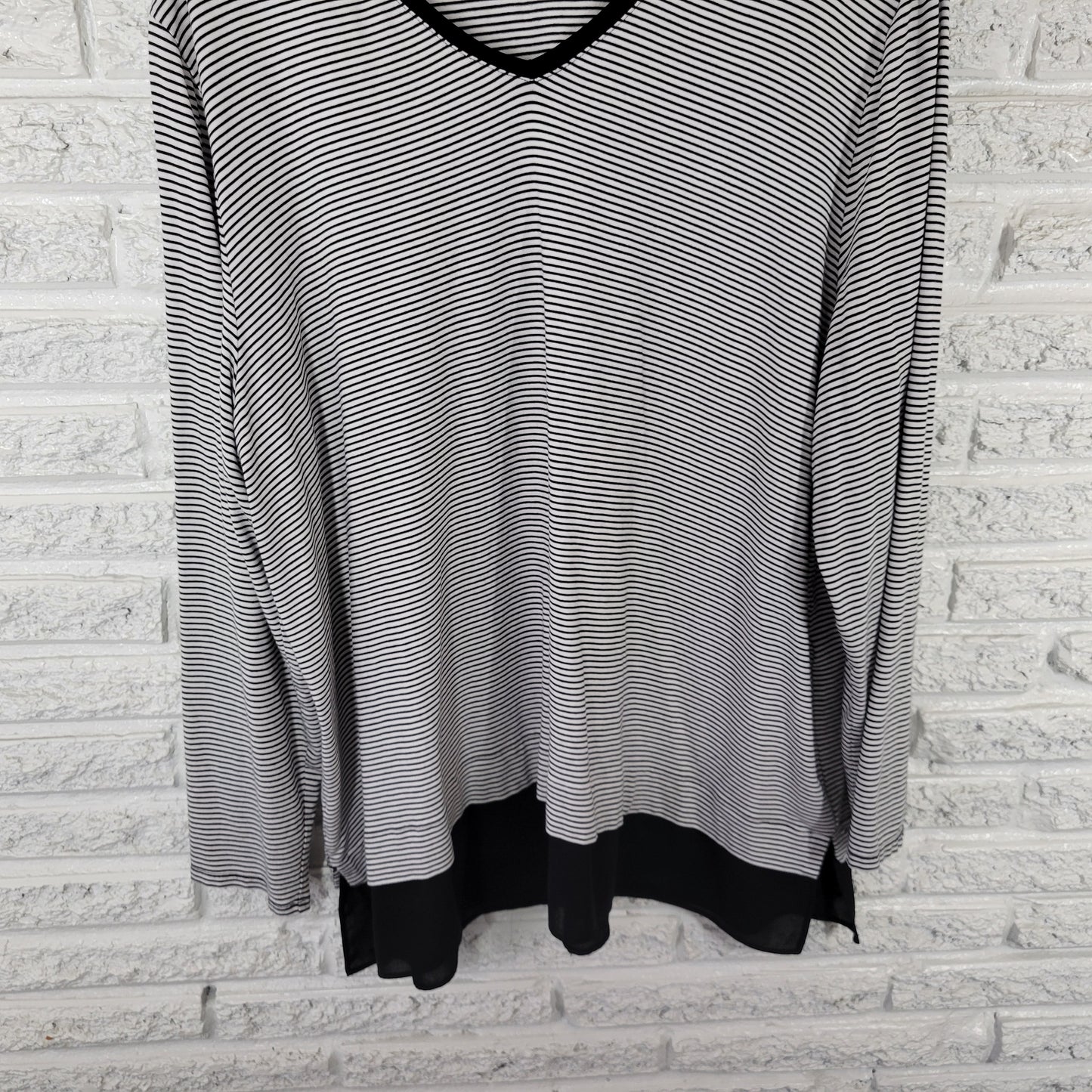 Chico's XXL (Size 4) Black White Striped Tunic Chiffon Hem V-Neck STR143E