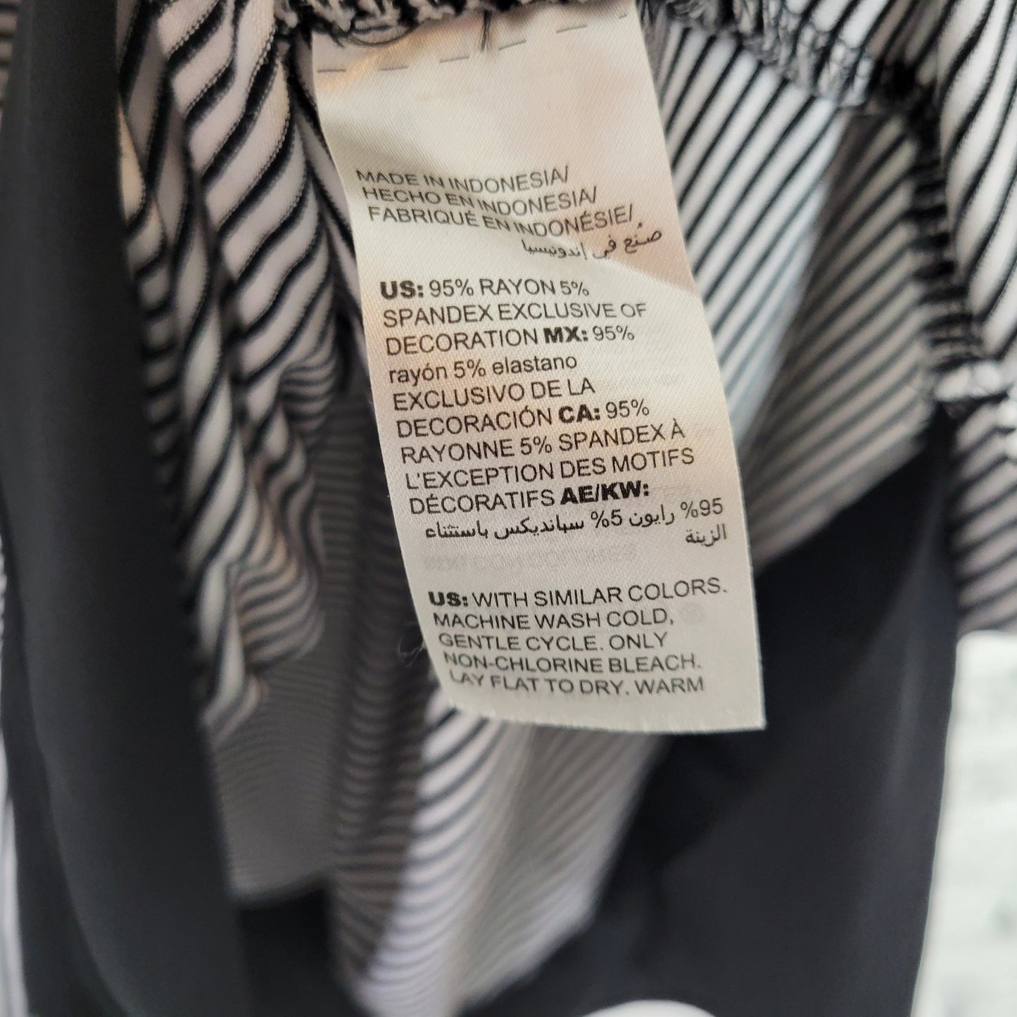 Chico's XXL (Size 4) Black White Striped Tunic Chiffon Hem V-Neck STR143E