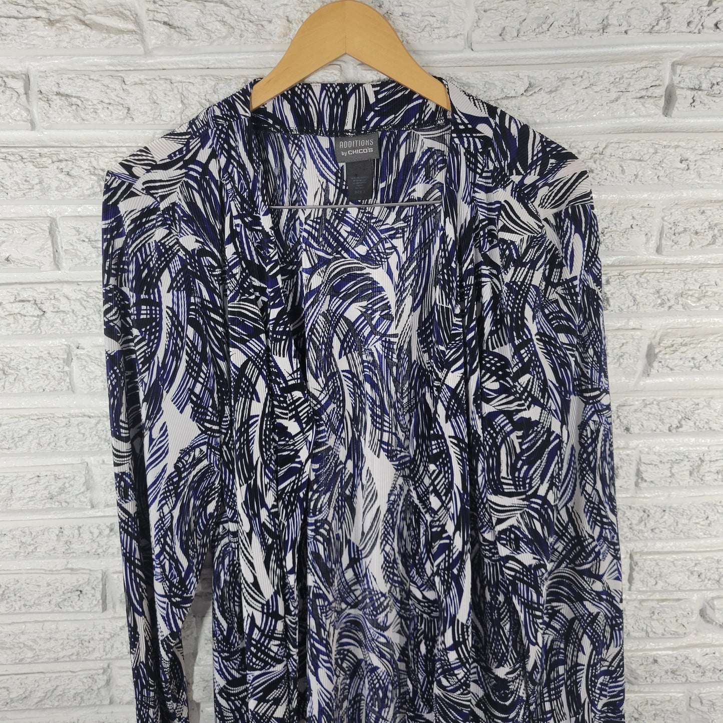 Chico's Additions XL Black Blue Abstract Crinkle Crepe Cardigan GEO287E