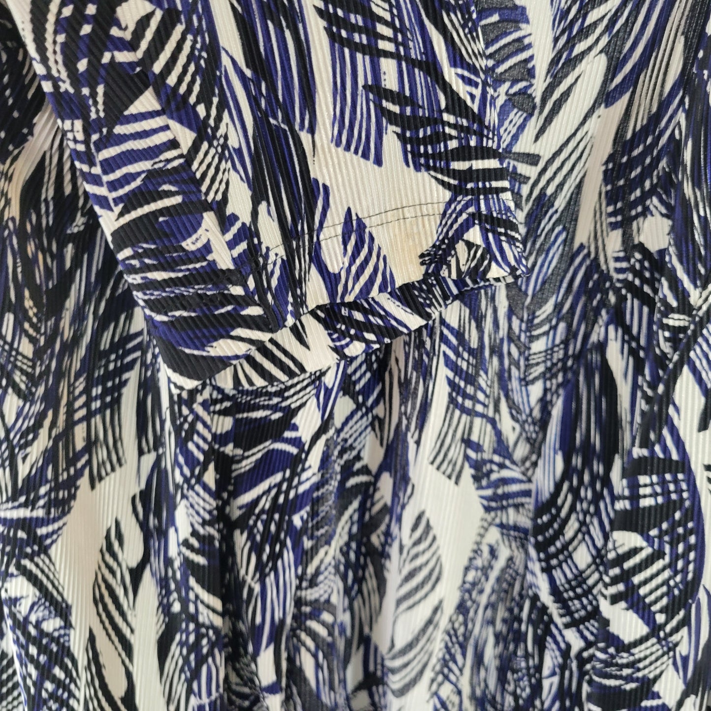 Chico's Additions XL Black Blue Abstract Crinkle Crepe Cardigan GEO287E