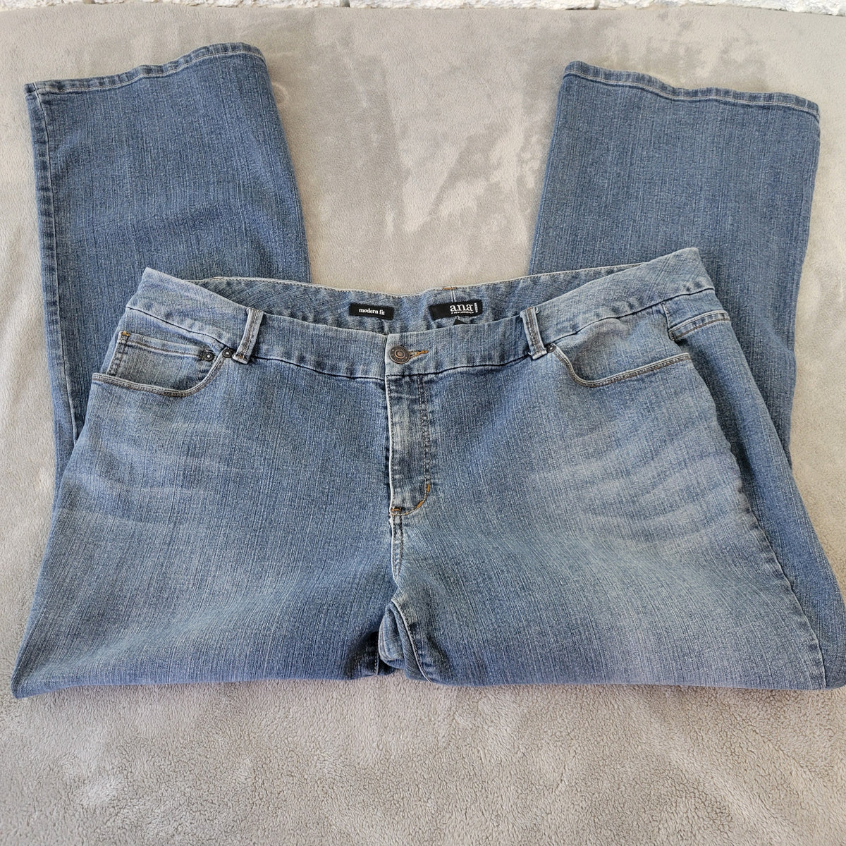 a.n.a Women 24W Jeans Medium Blue Denim Bootcut Elastic Waist Stretch BOO13E