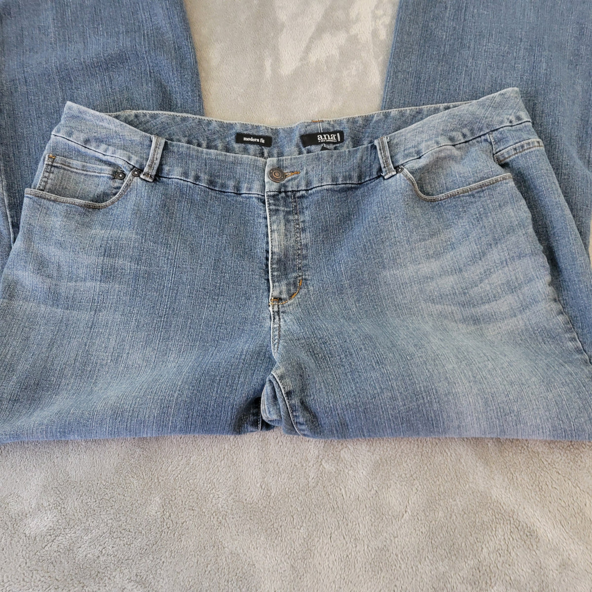 a.n.a Women 24W Jeans Medium Blue Denim Bootcut Elastic Waist Stretch BOO13E