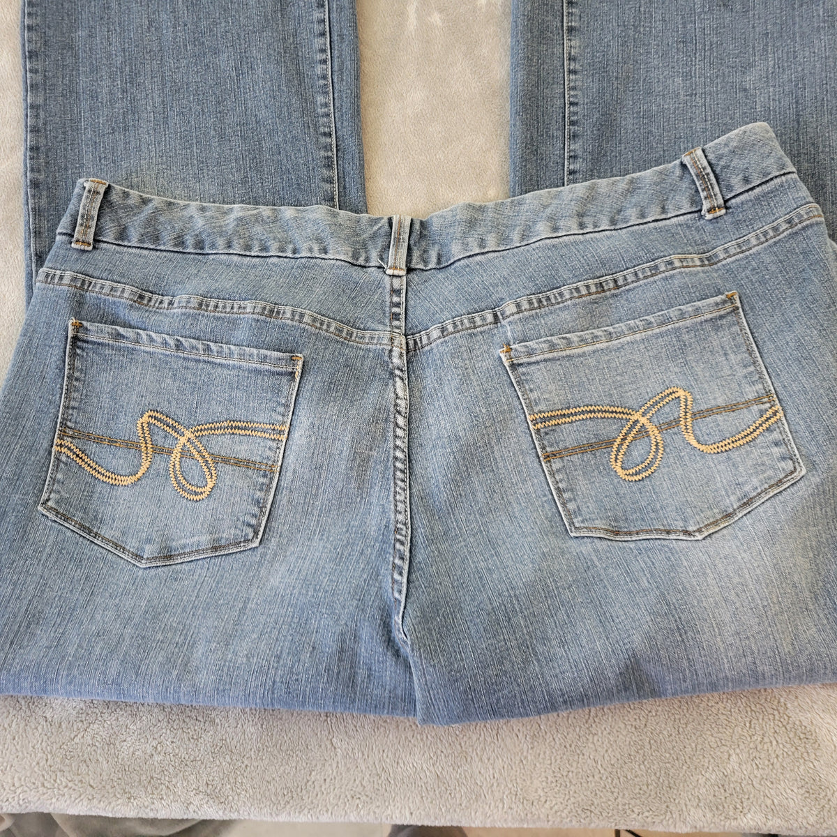 a.n.a Women 24W Jeans Medium Blue Denim Bootcut Elastic Waist Stretch BOO13E