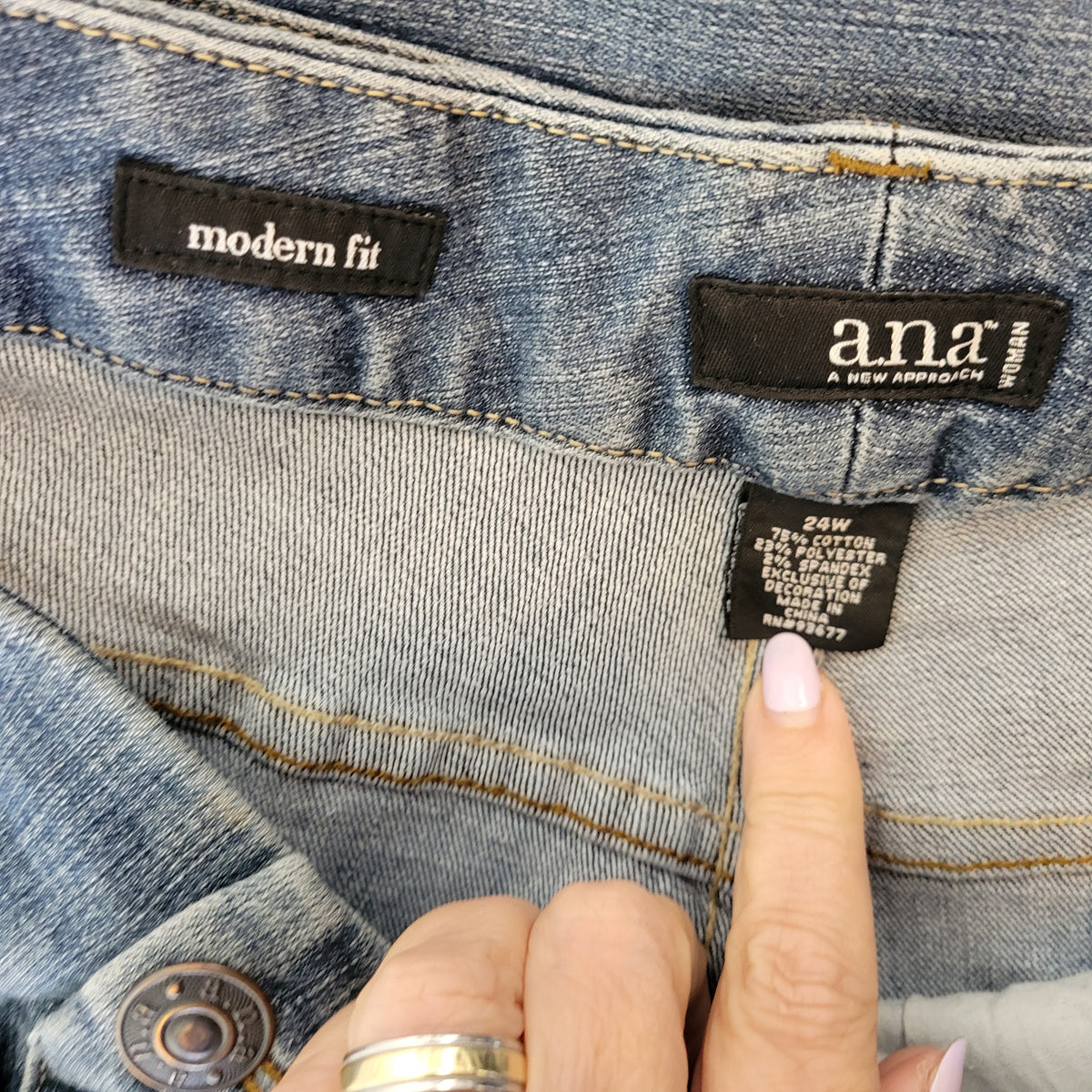 a.n.a Women 24W Jeans Medium Blue Denim Bootcut Elastic Waist Stretch BOO13E