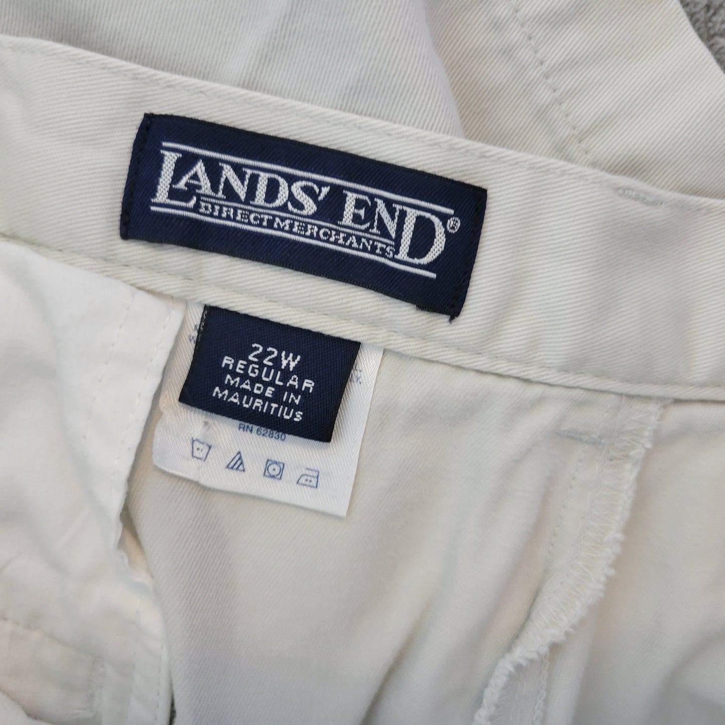 Lands' End 22W Off White Denim Shorts Plus Size 7.5" Inseam Zip Fly WHI22E