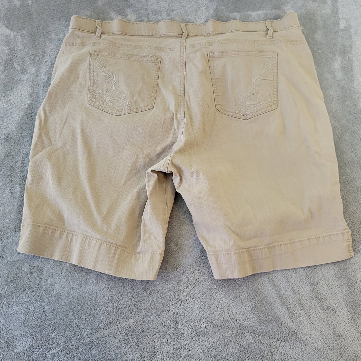 Gloria Vanderbilt 18W Beige Khaki Shorts Embroidered Studded SHO5E