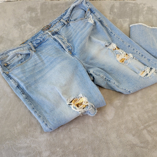 Torrid 24 Blue Distressed Cropped Jeans Sequin Accents Raw Hem Plus SL74E